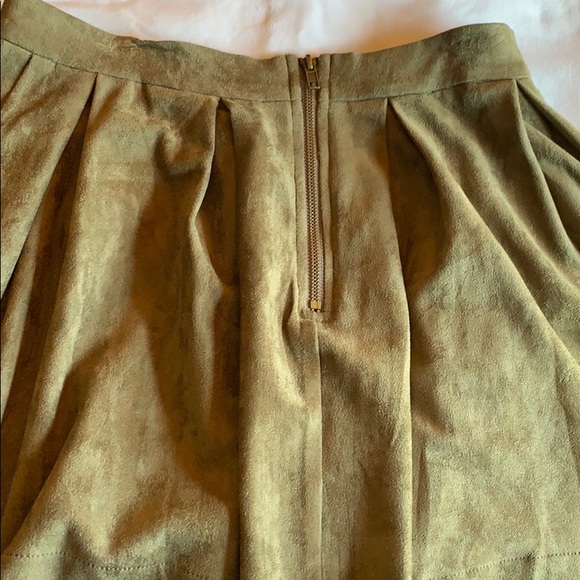 Cute suede army green skirt! - Picture 3 of 3